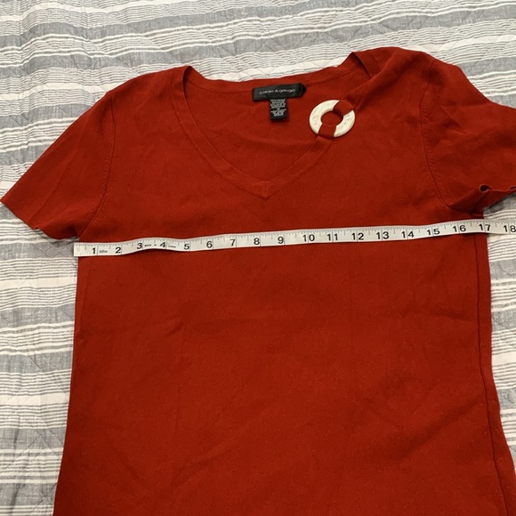 💥3 for $10💥 Cable & Guage red knit top - Picture 4 of 5